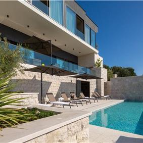 Luxury 5-Bedroom Sea-View Villa with Heated Infinity Pool in Orasac near Dubrovnik – Sleeps 10